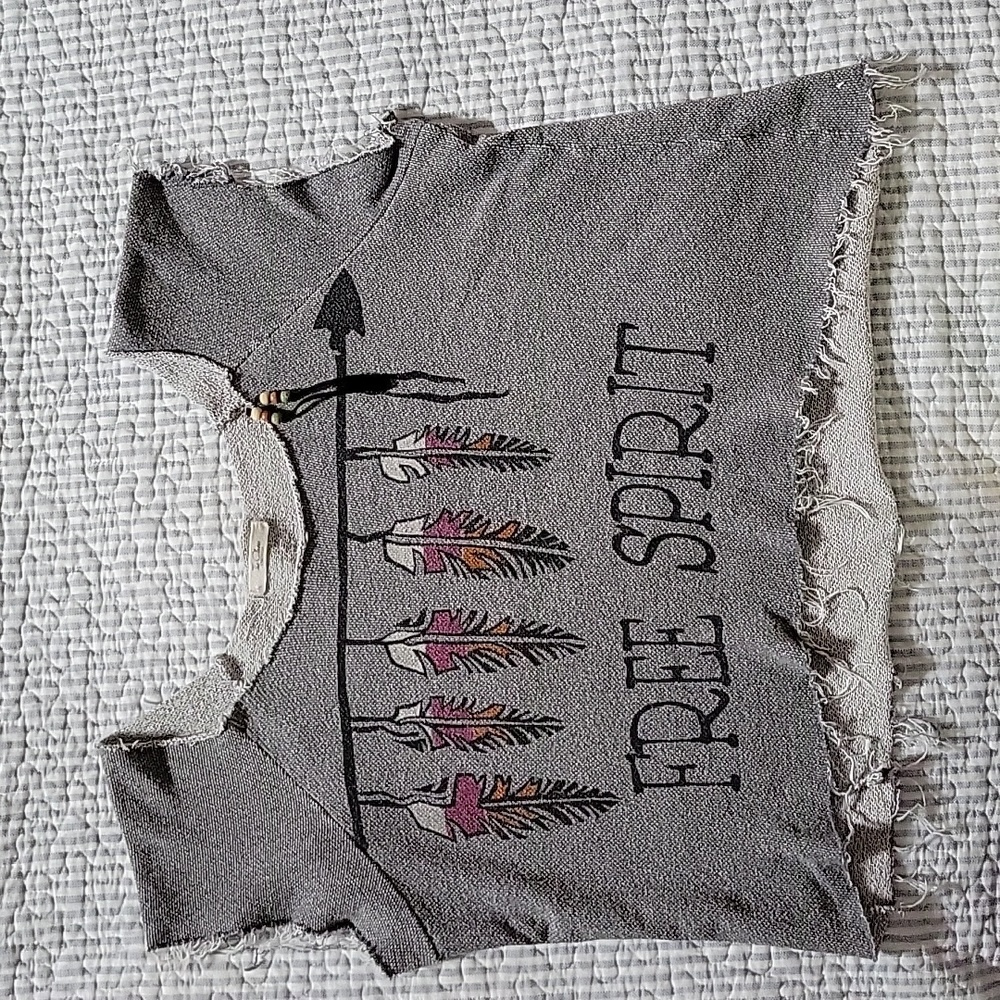 CROP "FREE SPIRIT" GRAY TOP BOHO VIBE